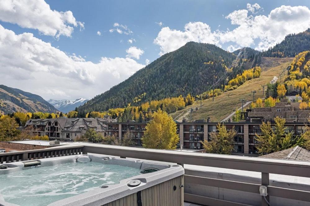 Independence Square 210, Beautiful Studio With Kitchenette, Great Location In Downtown Aspen Hotel Exterior photo